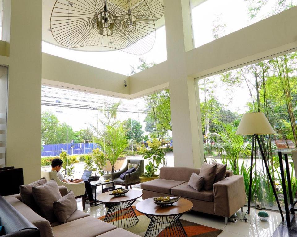 Home Crest Hotel Davao City Eksteriør bilde